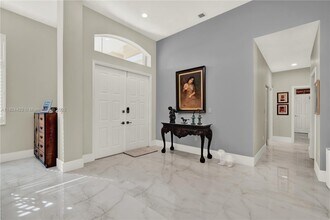 8487 SW 138th Terrace in Palmetto Bay, FL - Building Photo - Building Photo
