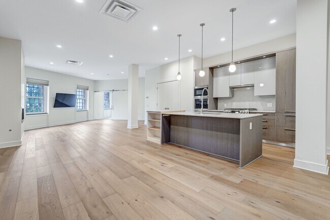 10 Franklin St, Unit 202 in Rochester, NY - Building Photo - Building Photo