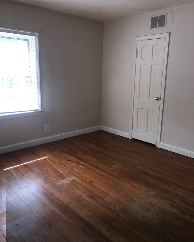 1219 Corregidor Cir in Evansville, IN - Building Photo - Building Photo