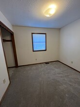 3011 S Bunker Hl Dr in Wichita, KS - Building Photo - Building Photo