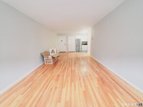 637 Cove Rd in Stamford, CT - Building Photo - Building Photo