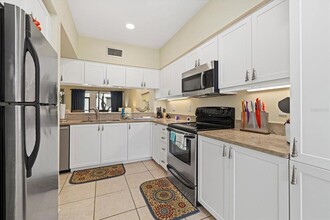 2012 Harbourside Dr in Longboat Key, FL - Building Photo - Building Photo