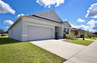 492 Pinecrest Loop in Davenport, FL - Building Photo - Building Photo