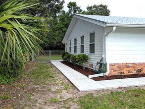 6716 Anchor Way in Sarasota, FL - Building Photo - Building Photo