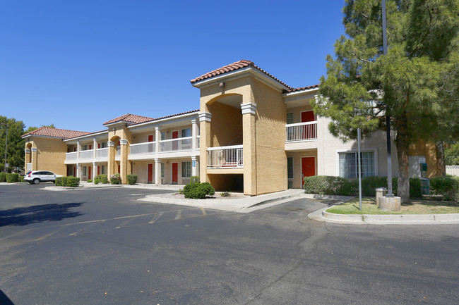 Furnished Studio - Mesa in Mesa, AZ - Foto de edificio - Building Photo