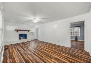 3308 Kelwin Ave in Brunswick, GA - Foto de edificio - Building Photo