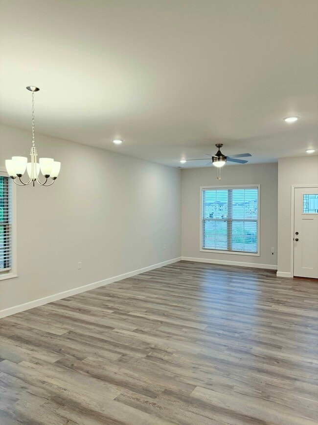 943 Rodeo Ln in Bowling Green, KY - Building Photo - Building Photo