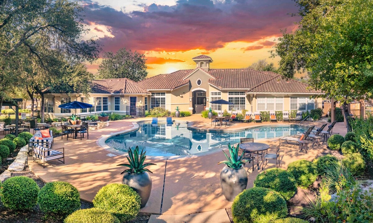 MAA Canyon Pointe in Austin, TX - Foto de edificio