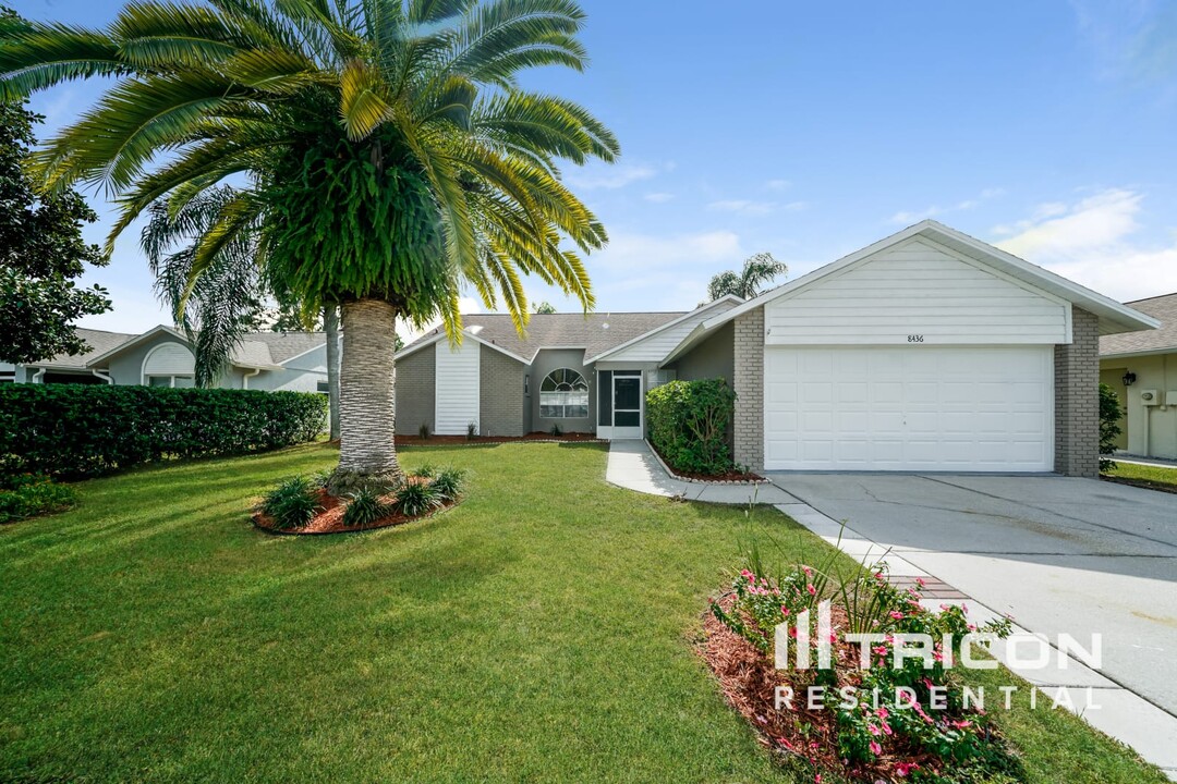 8436 Yearling Ln in New Port Richey, FL - Building Photo