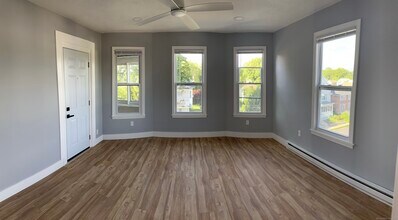 40 Pulaski St in New Britain, CT - Building Photo - Building Photo