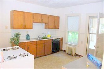 44 Wilson Ave, Unit 2 in Belmont, MA - Building Photo - Building Photo