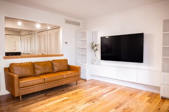 531 Longshore Dr in Ann Arbor, MI - Building Photo - Building Photo