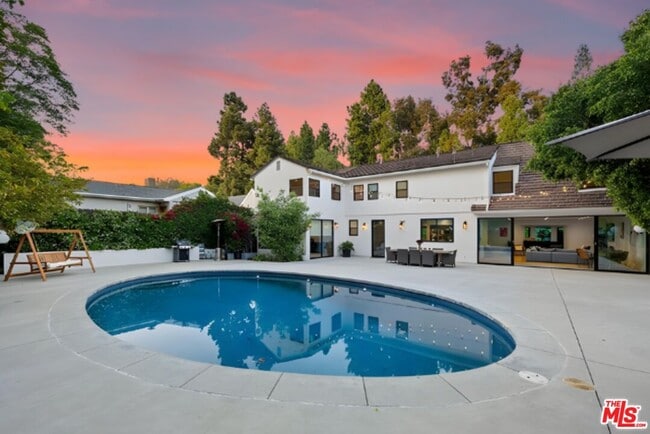 property at 343 Veteran Ave