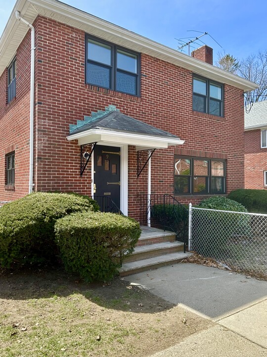 9 Jamaicaway Ct, Unit 1 in Boston, MA - Building Photo