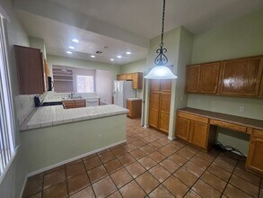 2882 Moonlight Dr in Bullhead City, AZ - Building Photo - Building Photo