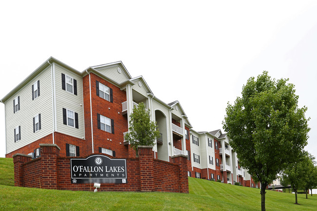 O'Fallon Lakes Apartments in O'Fallon, MO - Foto de edificio - Building Photo