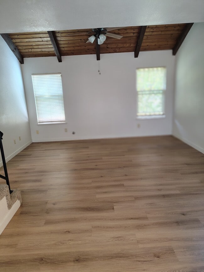 1100 S Edison St in Visalia, CA - Building Photo - Building Photo