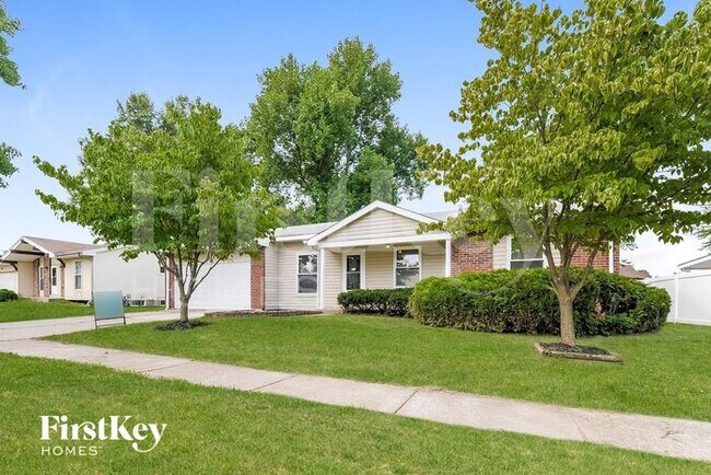 733 Watersedge Dr in Florissant, MO - Building Photo - Building Photo