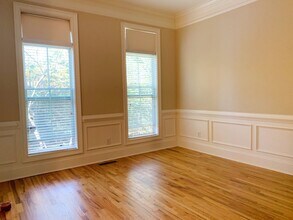 2426 Crescent Park Ct in Atlanta, GA - Building Photo - Building Photo