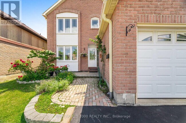 7221 Danton Promenade in Mississauga, ON - Building Photo - Building Photo