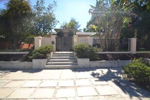 22054 Crespi St in Los Angeles, CA - Building Photo
