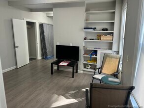80 Robbins St, Unit 3 in Waltham, MA - Building Photo - Building Photo
