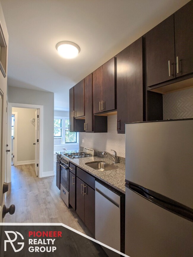 709 W Brompton Ave, Unit 707-33