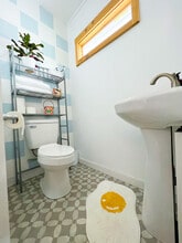 19724 E Micaview Dr in Spokane Valley, WA - Foto de edificio - Building Photo