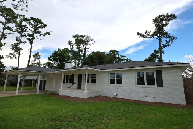 property at 2303 Jerry Jones Dr