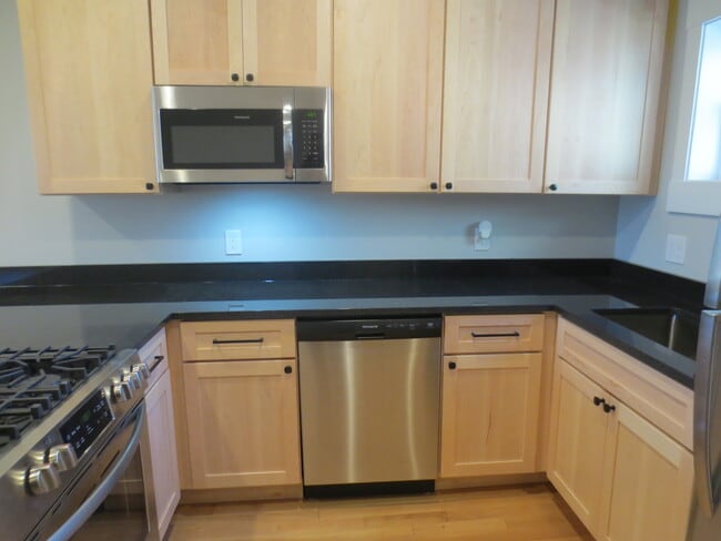 1782 W 44th St in Cleveland, OH - Foto de edificio - Building Photo