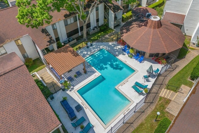 12100 Melville Dr in Montgomery, TX - Building Photo - Building Photo