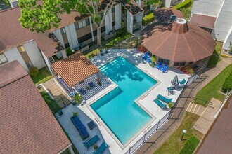 12100 Melville Dr in Montgomery, TX - Building Photo - Building Photo