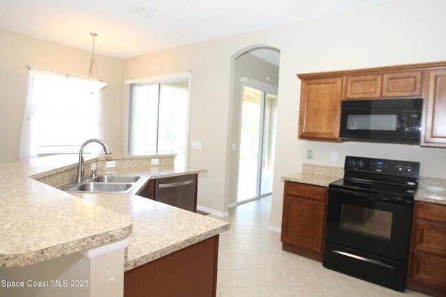 507 Haleybury St SW in Palm Bay, FL - Building Photo - Building Photo