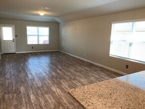 2441 Arctic Warbler in New Braunfels, TX - Building Photo - Building Photo