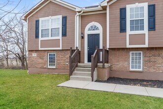 712 Hibiscus Cir in Belton, MO - Building Photo - Building Photo