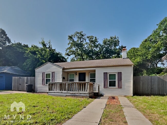 property at 5517 Thomas Ln