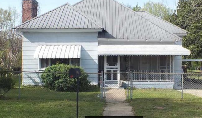 property at 12 A St SW