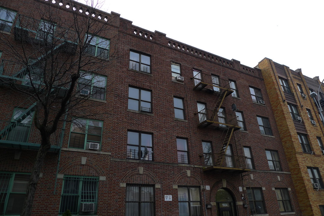 1664 Davidson Ave in Bronx, NY - Building Photo