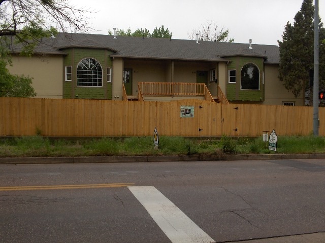 property at 909 E Uintah St
