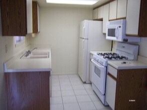 608 W Perdew Ave in Ridgecrest, CA - Building Photo - Building Photo