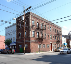 6040 Hudson Ave in West New York, NJ - Building Photo