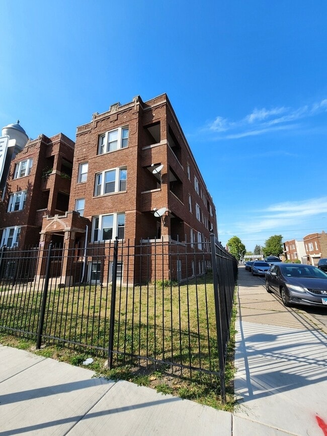 property at 4200 W 21st Pl