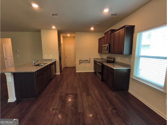 709 Plow Pt in Locust Grove, GA - Building Photo - Building Photo