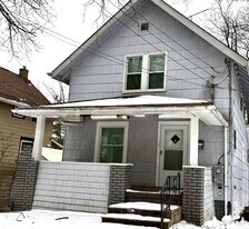 1174 Tampa Ave in Akron, OH - Building Photo