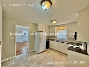 300 Fleetwood Dr in Lynchburg, VA - Building Photo - Building Photo