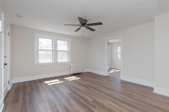 74 Grace Church St, Unit 2 in Port Chester, NY - Foto de edificio - Building Photo