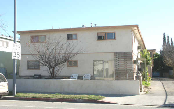 5626 Laurel Canyon Blvd in Valley Village, CA - Building Photo - Building Photo