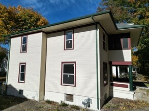 623 S 4th St in Watseka, IL - Building Photo - Building Photo