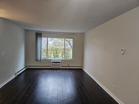 1500 Light Road in Oswego, IL - Building Photo