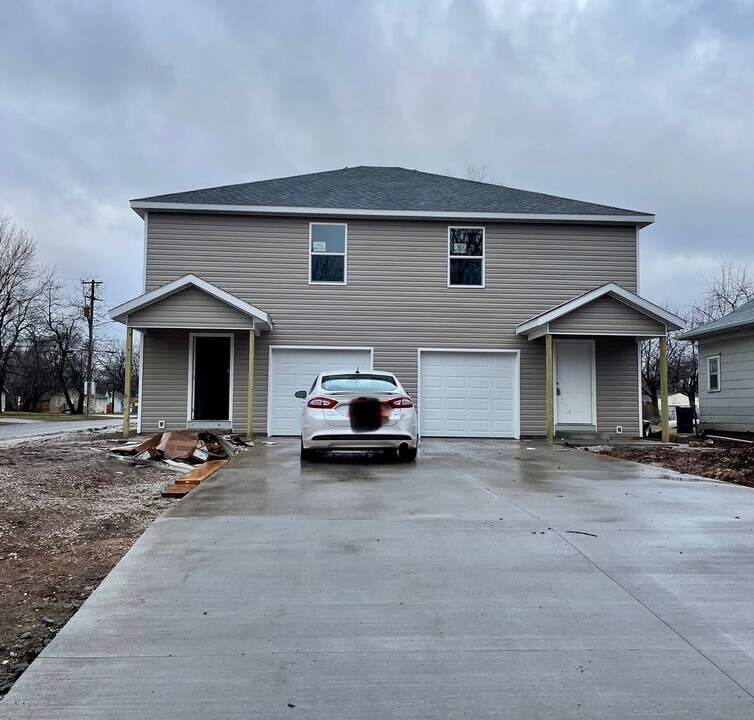 801 N Nettleton Ave in Springfield, MO - Building Photo